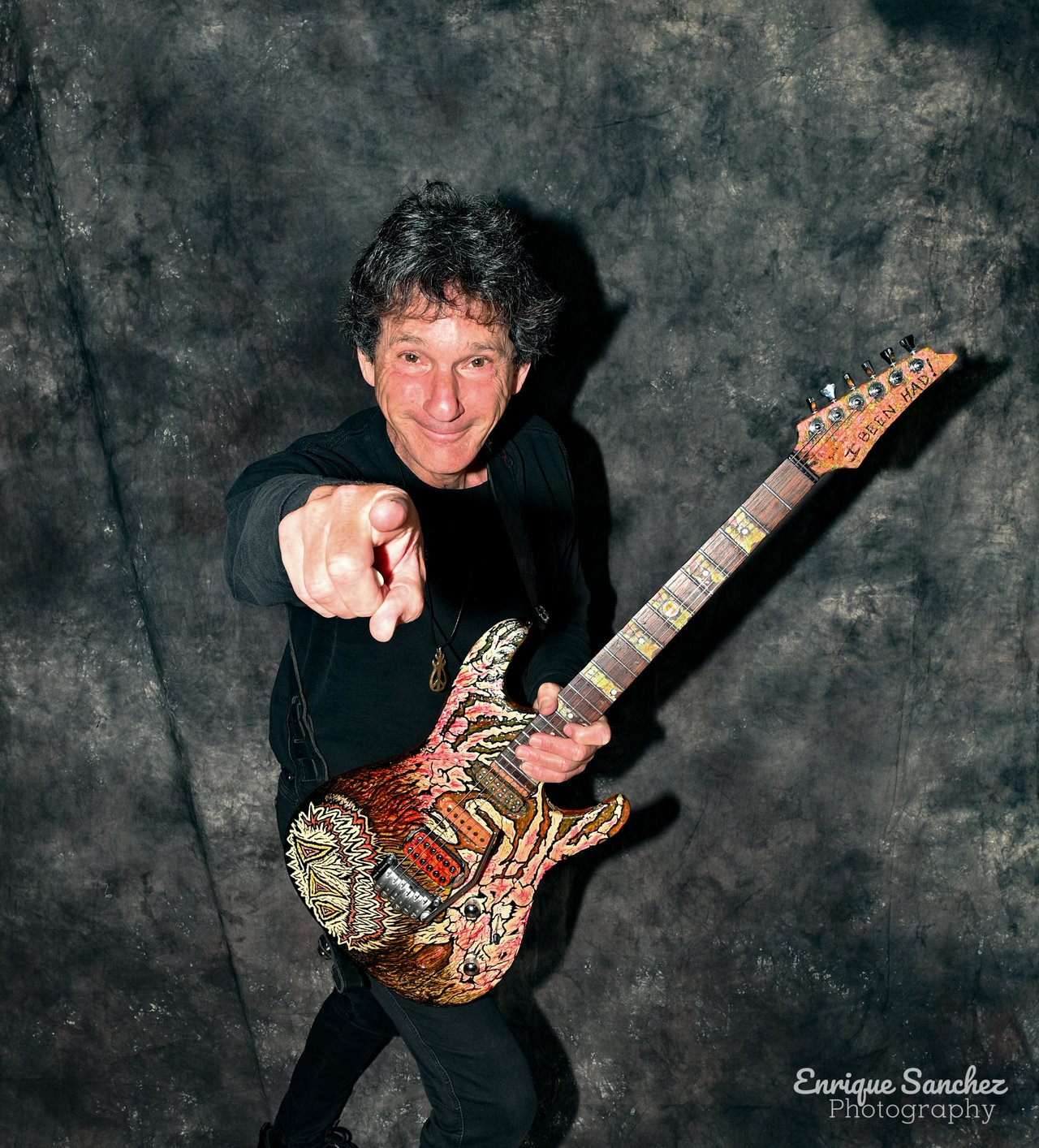 DAN SINDEL RELEASES EXPLOSIVE FIRST SINGLE “AMBITION