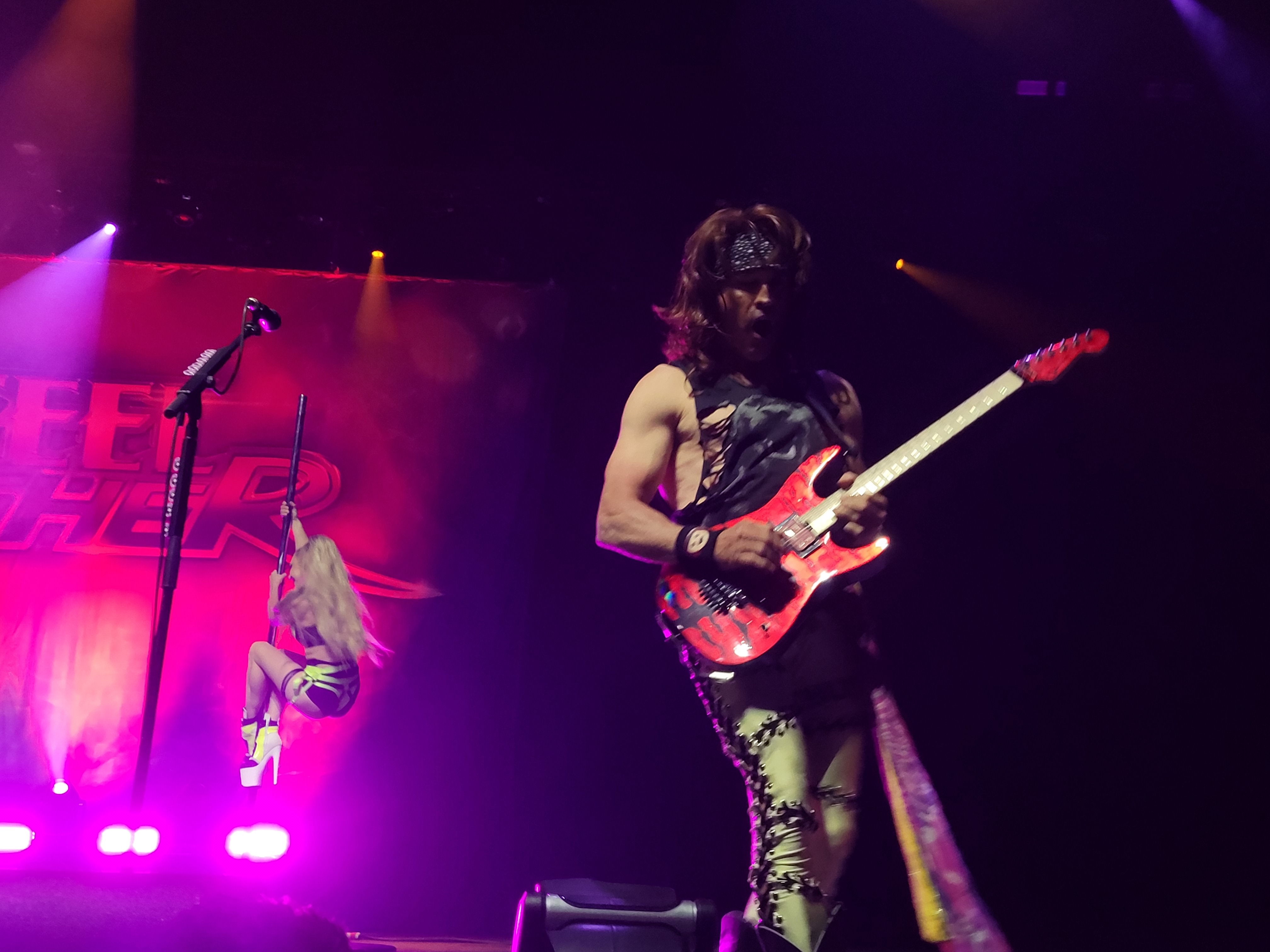 Behind the Chaos: Steel Panther Live at Grand Sierra – A GonnaHappen Recap