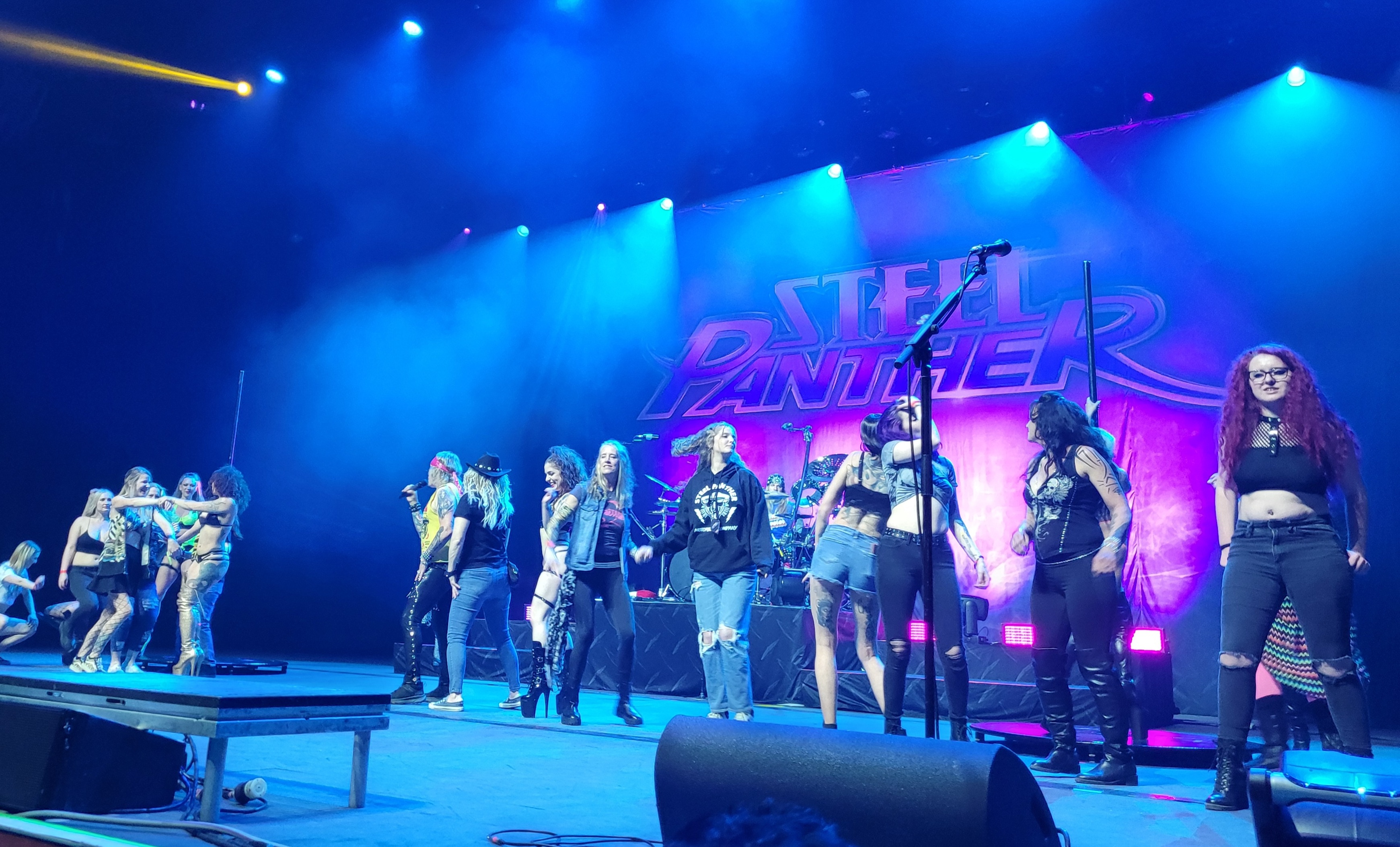 Behind the Chaos: Steel Panther Live at Grand Sierra – A GonnaHappen Recap