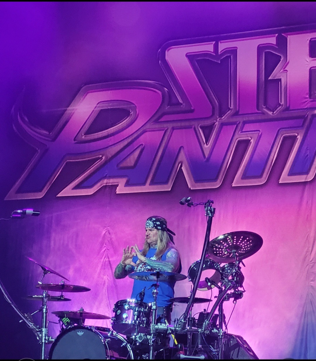 Behind the Chaos: Steel Panther Live at Grand Sierra – A GonnaHappen Recap